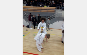 Taekwondo ne rime pas avec saute mouton mais c'est quand même bien marrant entre 2 combats !!